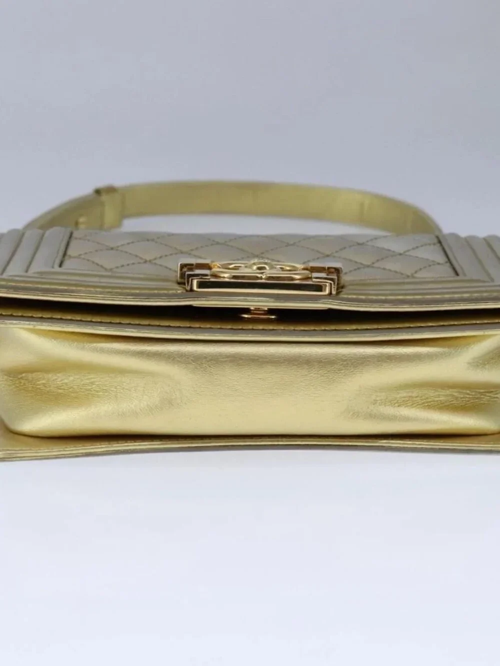 CHANEL Matelasse Chain Boy Chanel Shoulder Bag Patent Gold CC Auth 106721SAM